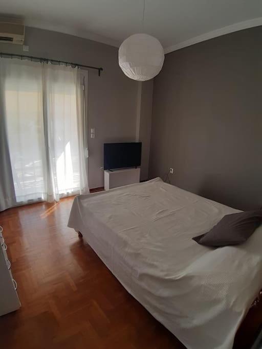 Μοντέρνο Διαμέρισμα - Stylish Appartment Loutraki Bagian luar foto