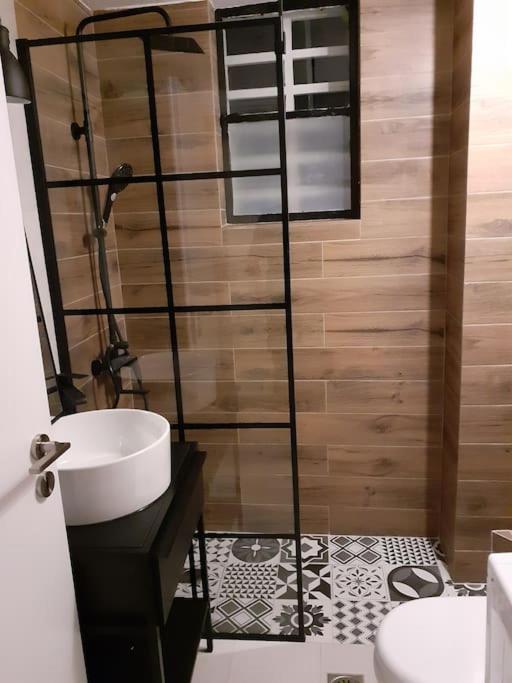 Μοντέρνο Διαμέρισμα - Stylish Appartment Loutraki Bagian luar foto