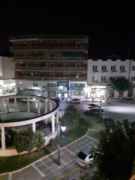 Μοντέρνο Διαμέρισμα - Stylish Appartment Loutraki Bagian luar foto